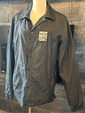 Volcom Black Coach-Style Windbreaker Jacket with Logo Patch